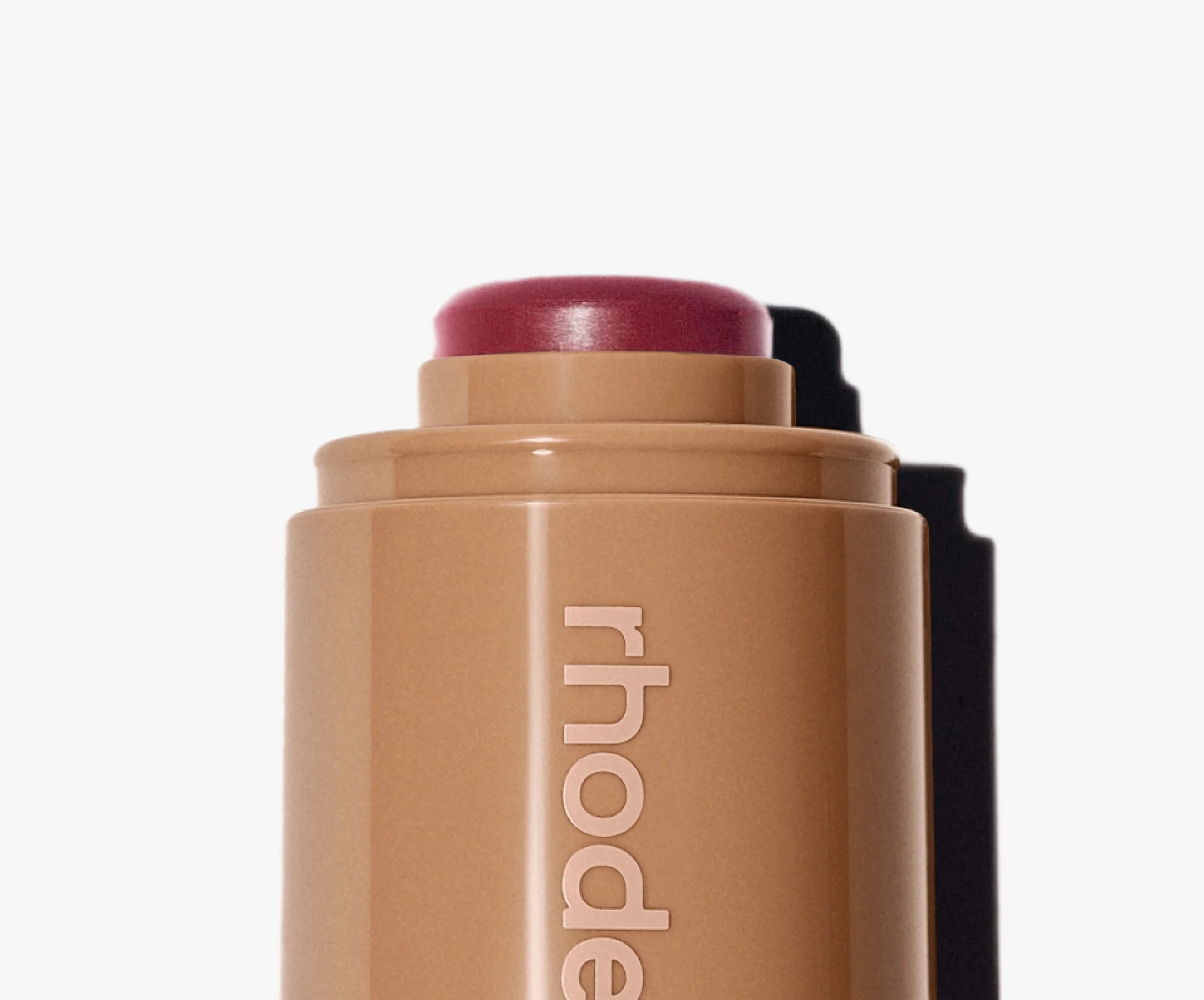 Кремовые румяна Rhode Pocket Blush The Natural Flush оттенок Date Cake