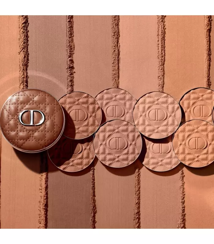 Пудра-бронзер с эффектом естественного загара матовая Dior Forever Nude Bronze оттенок 03 Soft Matte