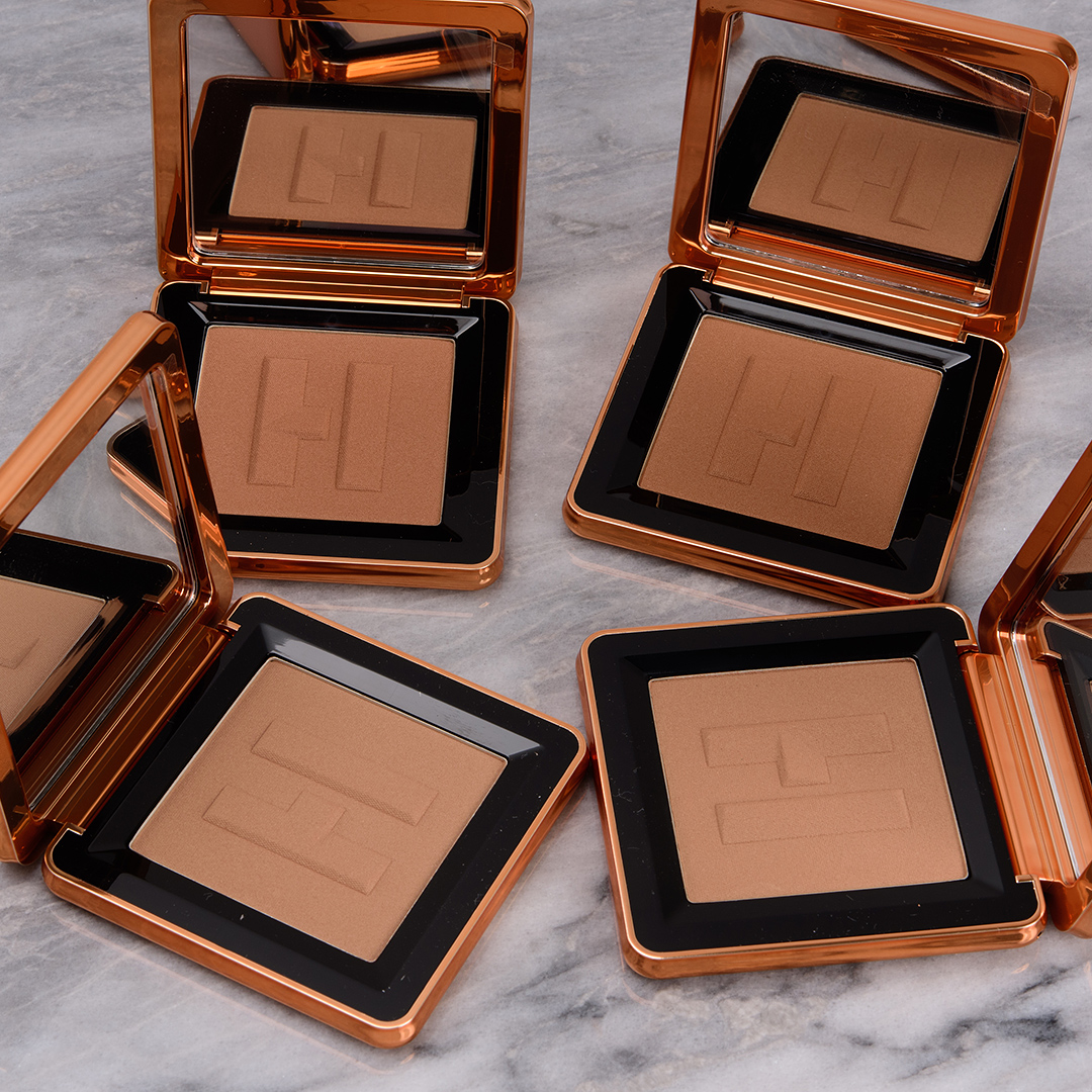 Бронзер без талька Haus Labs Power Sculpt Velvet Bronzer оттенок Bronzed Umber Light