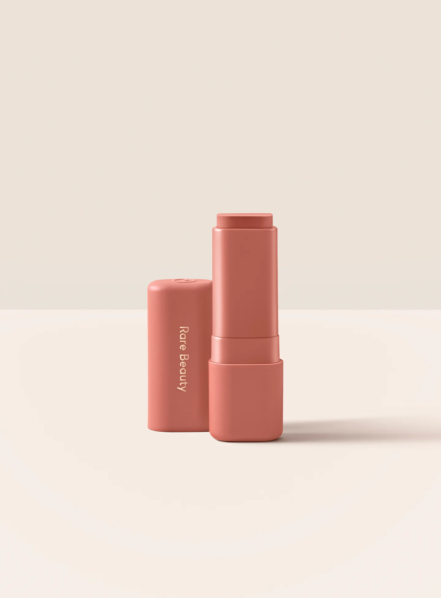 Бальзам для губ Rare Beauty Find Comfort Lip Butter оттенок Loved 4гр