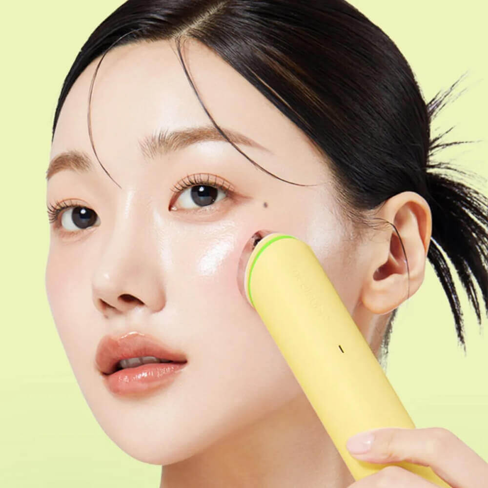 Массажер для ухода за кожей 6-в-1 Medicube AGE-R Booster Pro желтый