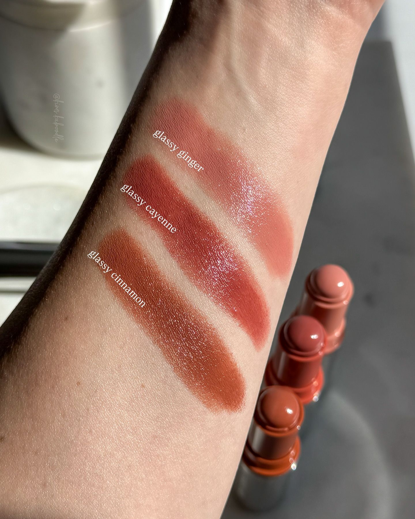 Румяна HAUS LABS Color Fuse Glassy Cheek Blush Balm Stick оттенок Glassy Ginger 5gr