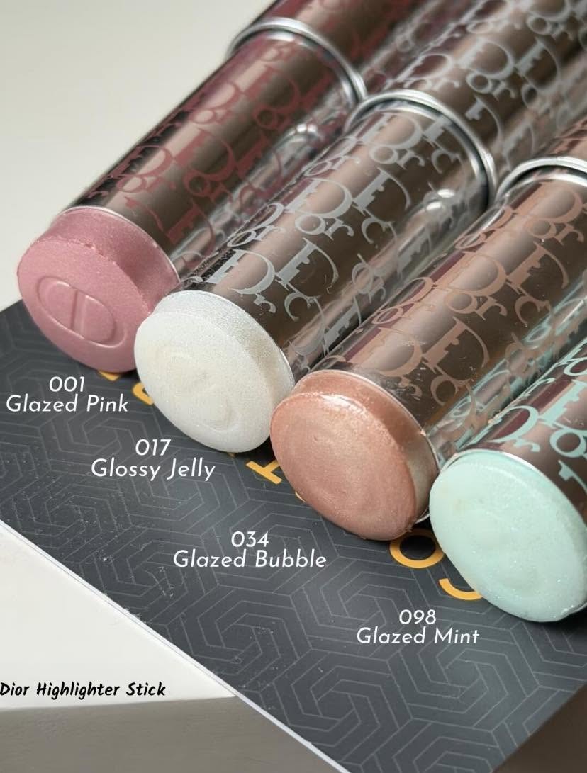 Хайлайтер в стике Dior Glassy Glow Stick Multi-Use Stick Highlighter Balm оттенок 001 Glazed Pink
