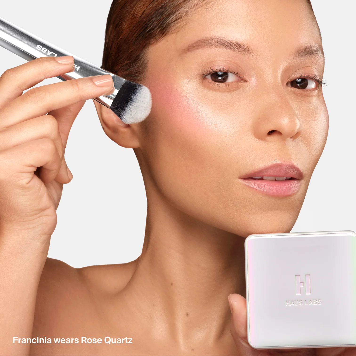 Сияющие румяна-хайлайтер HAUS LABS Bio Radiant Gel Powder Highlighter оттенок Rose Quartz