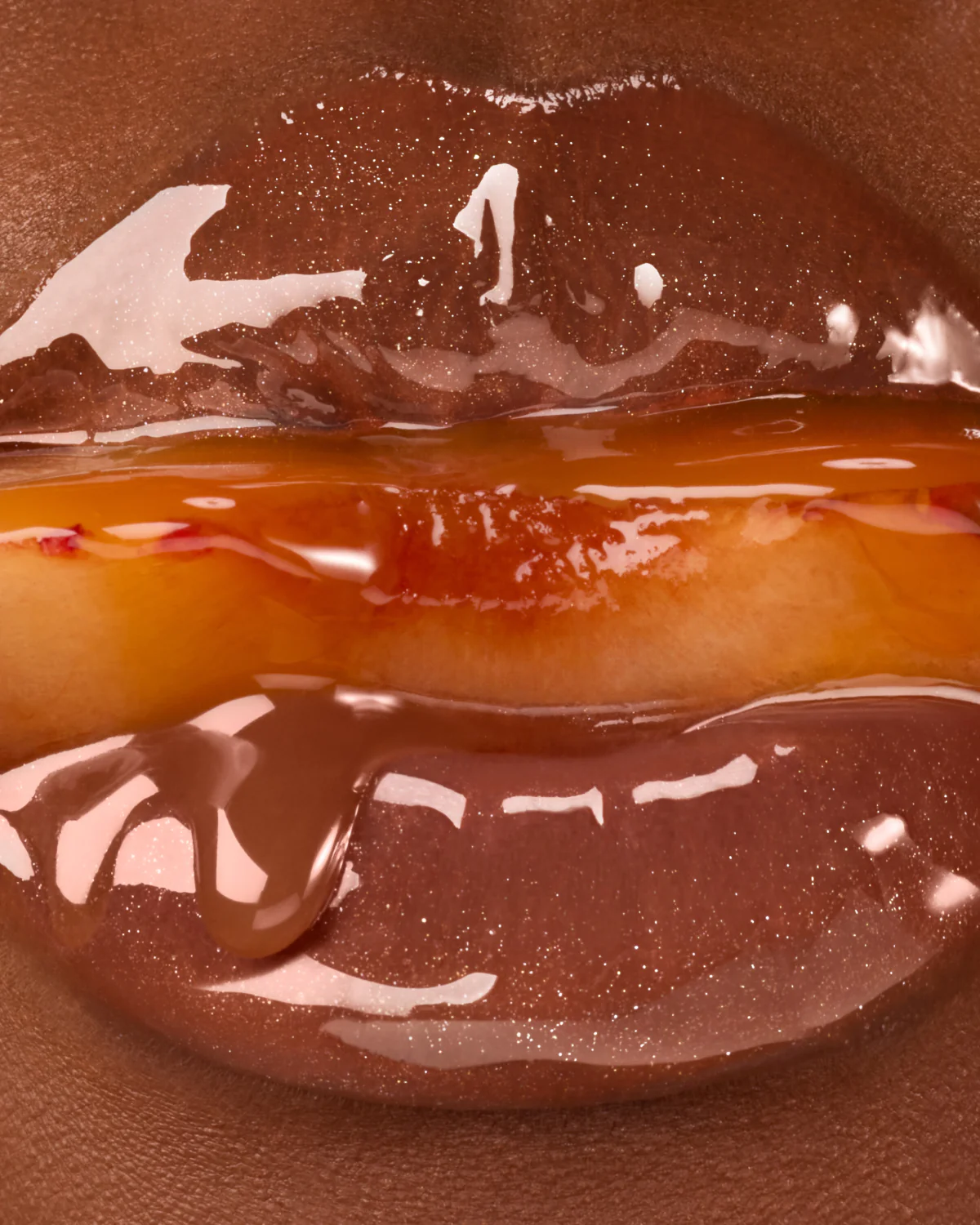 Масло для губ Gisou Infused Lip Oil Glazed Plum оттенок Glazed Plum 8мл