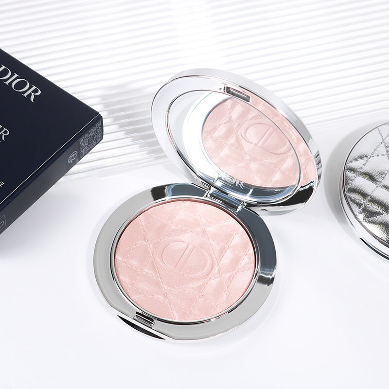 Хайлайтер Dior Diorskin Forever Glow Luminizer оттенок 02 Gold Halo 6g