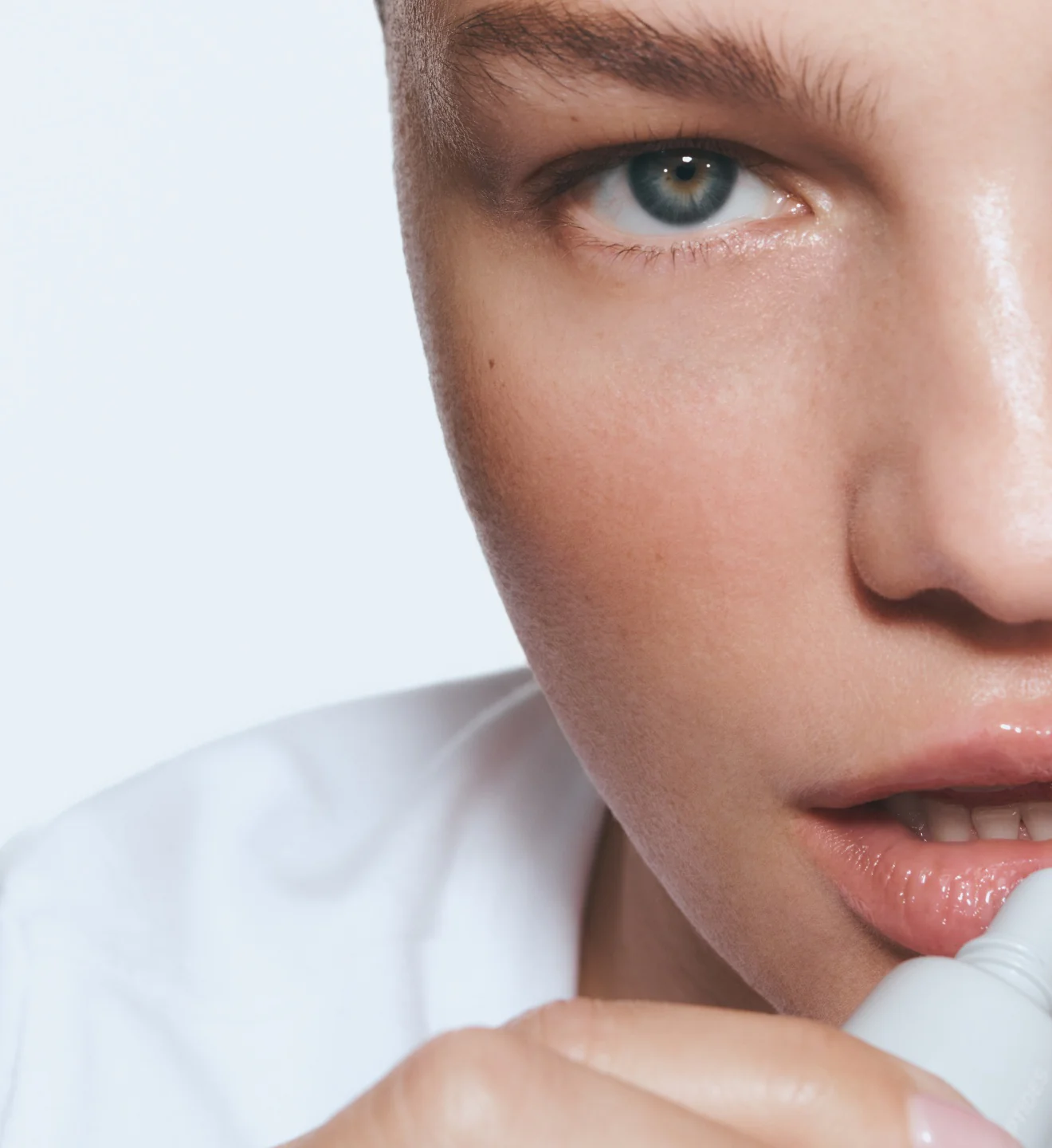 Увеличивающая объем маска-бальзам для губ RHODE Peptide Lip Boost оттенок  Sugarmint 15ml
