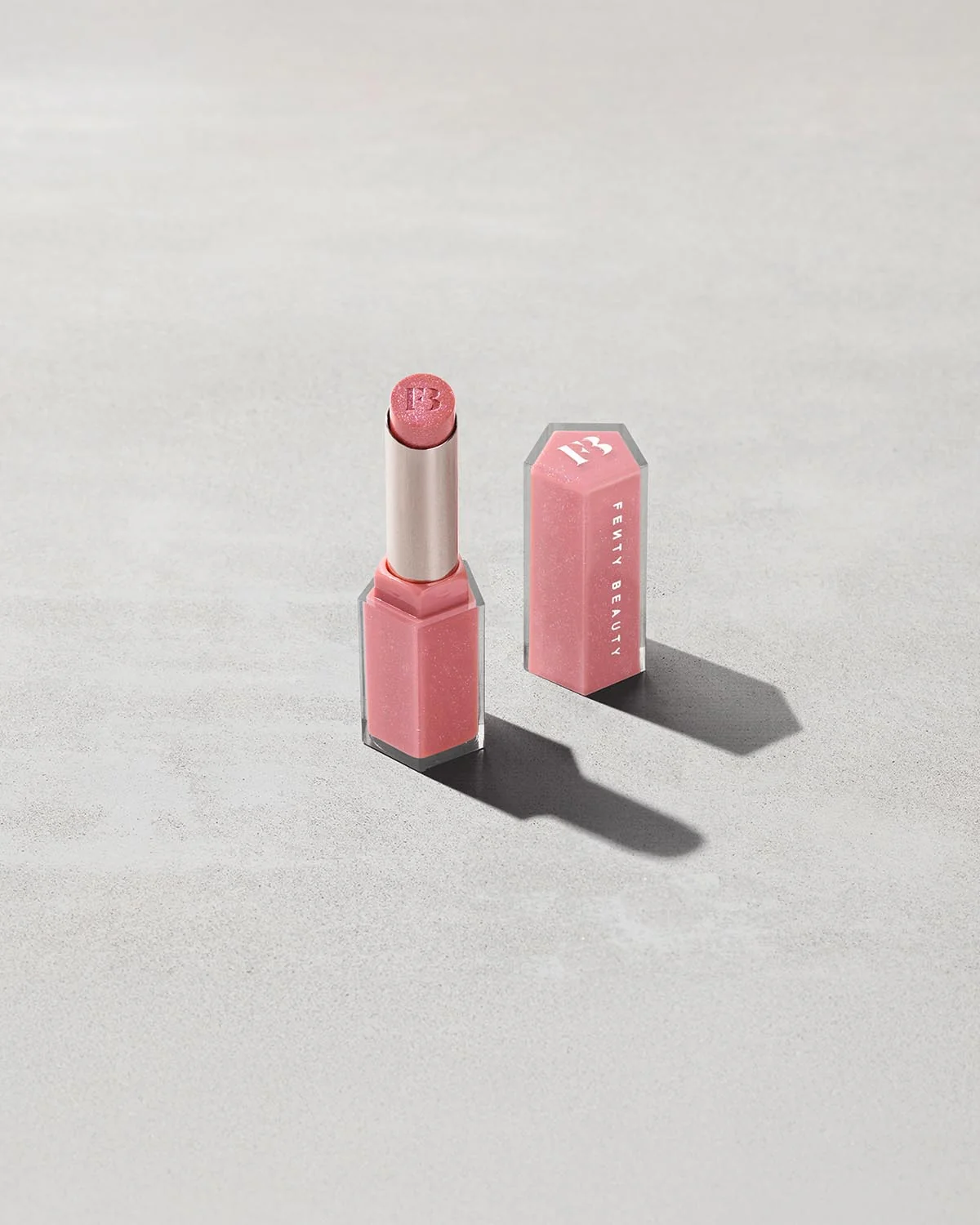 Увлажняющий бальзам для губ FENTY BEAUTY FENTY Beauty Gloss Bomb Stix оттенок Is It Fussy 04
