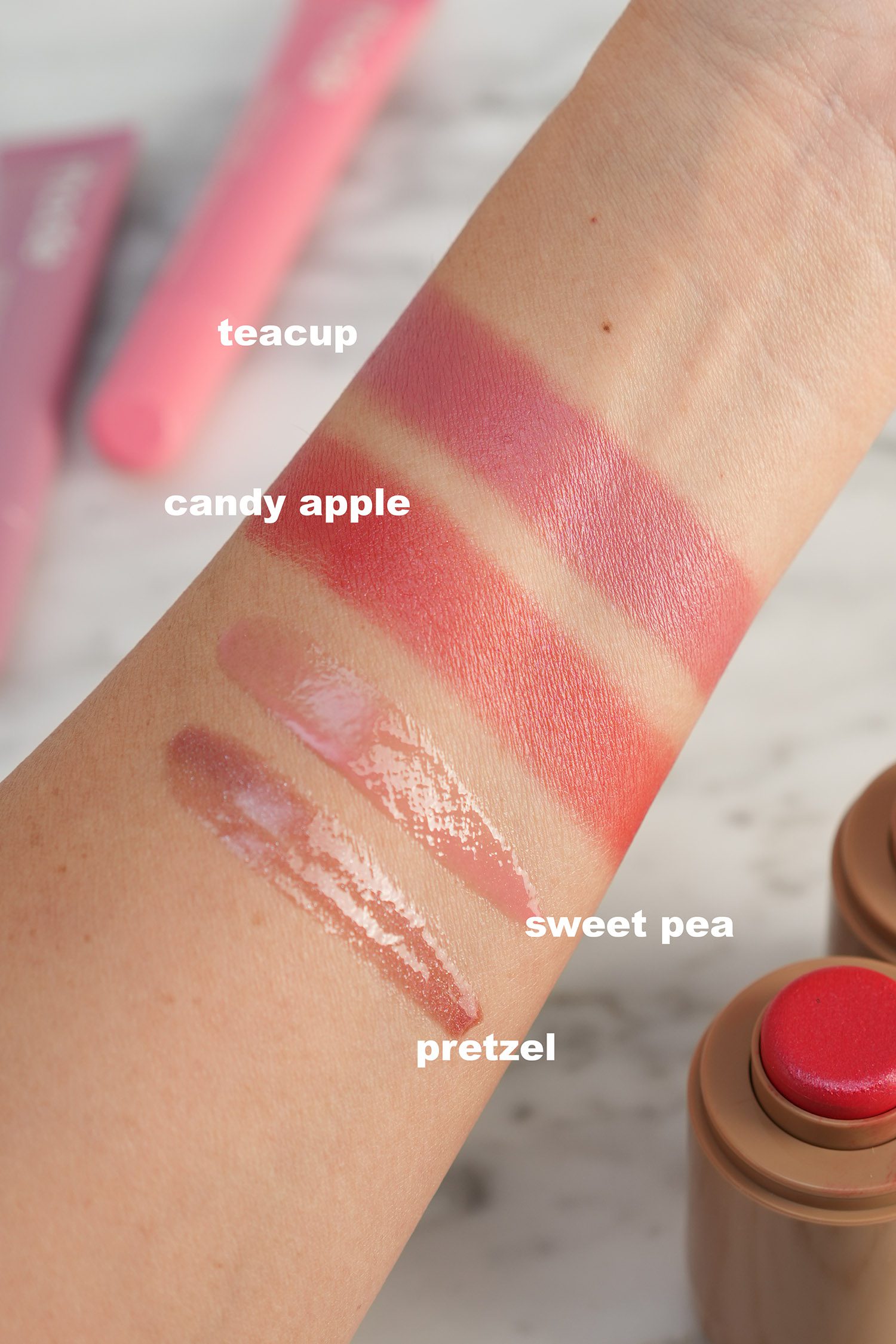 Кремовые румяна Rhode Pocket Blush The Natural Flush оттенок Teacup 5.3г