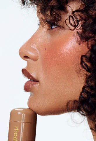 Кремовые румяна Rhode Pocket Blush The Natural Flush оттенок SUN SOAK