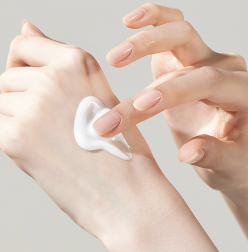 Увлажняющий крем для сияния кожи лица с керамидами Biodance Skin Glow Essence Cream 50ml