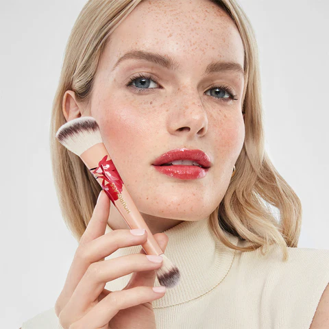 Лимитированная двухсторонняя кисть для макияжа Ambient Lighting Edit Brush II Deer Олень