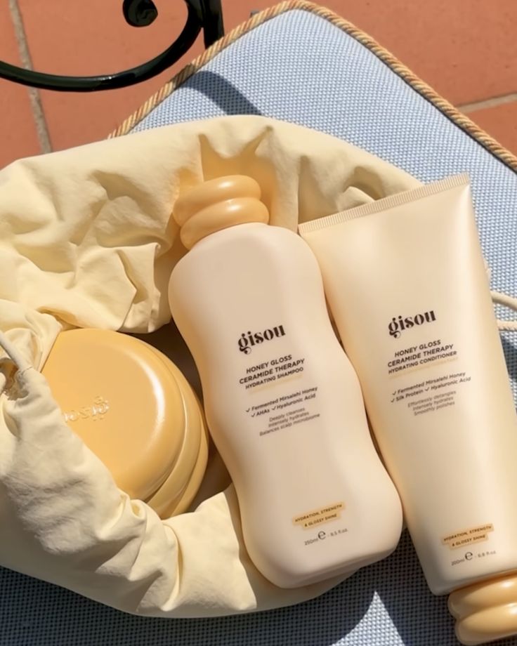 Шампунь с керамидами для увлажнения и укрепления волос gisou Honey Gloss Ceramide Therapy Hydrating Shampoo 250ml