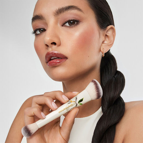 Лимитированная двухсторонняя кисть для макияжа Ambient Lighting Edit Brush II Swan