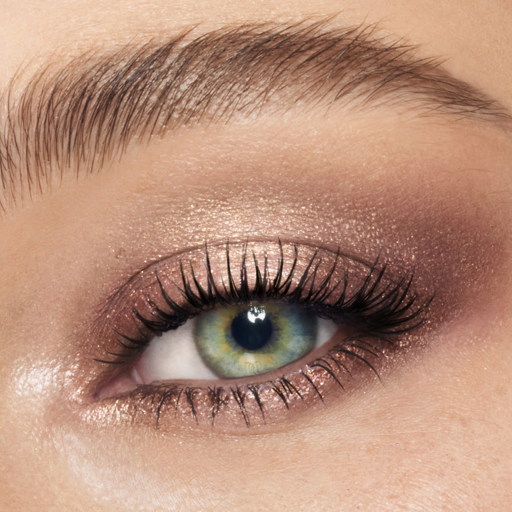 Кремовые тени в стике Charlotte Tilbury Exagger Eyes Easy Eyeshadow Stick в оттенкеOyster Twilight 1.6g