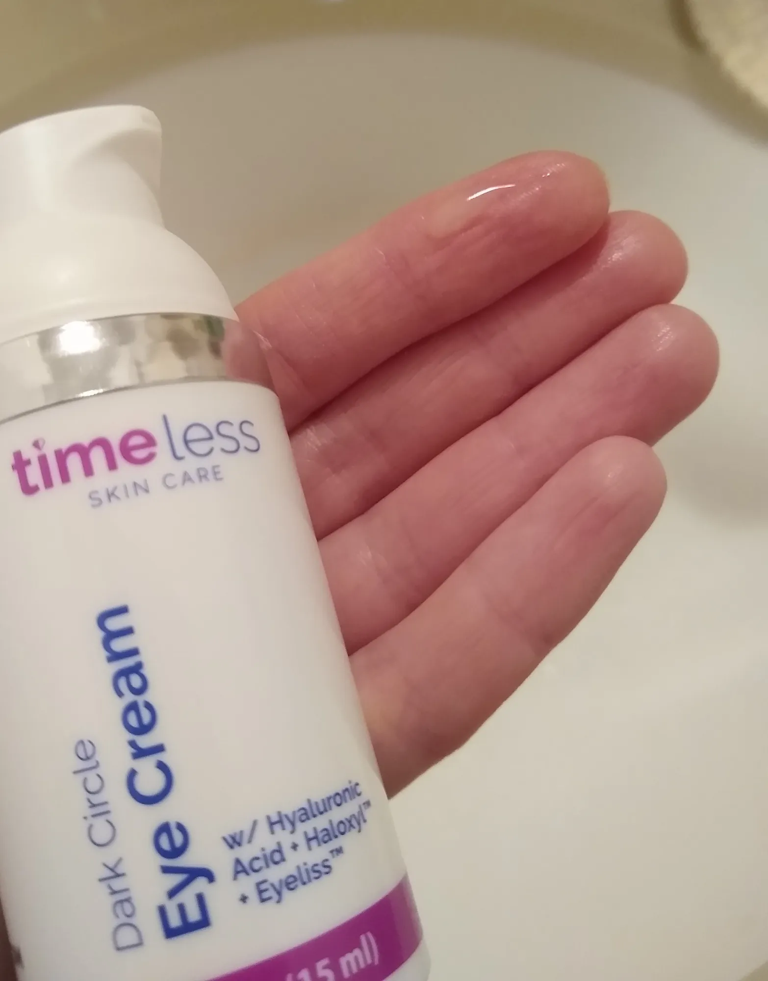 Крем для области вокруг глаз против темных кругов Timeless Dark Circle Eye Cream 15мл
