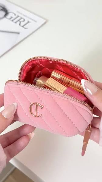 Косметичка замшевая мини CHARLOTTE TILBURY Mini Makeup Bag цвет розовый